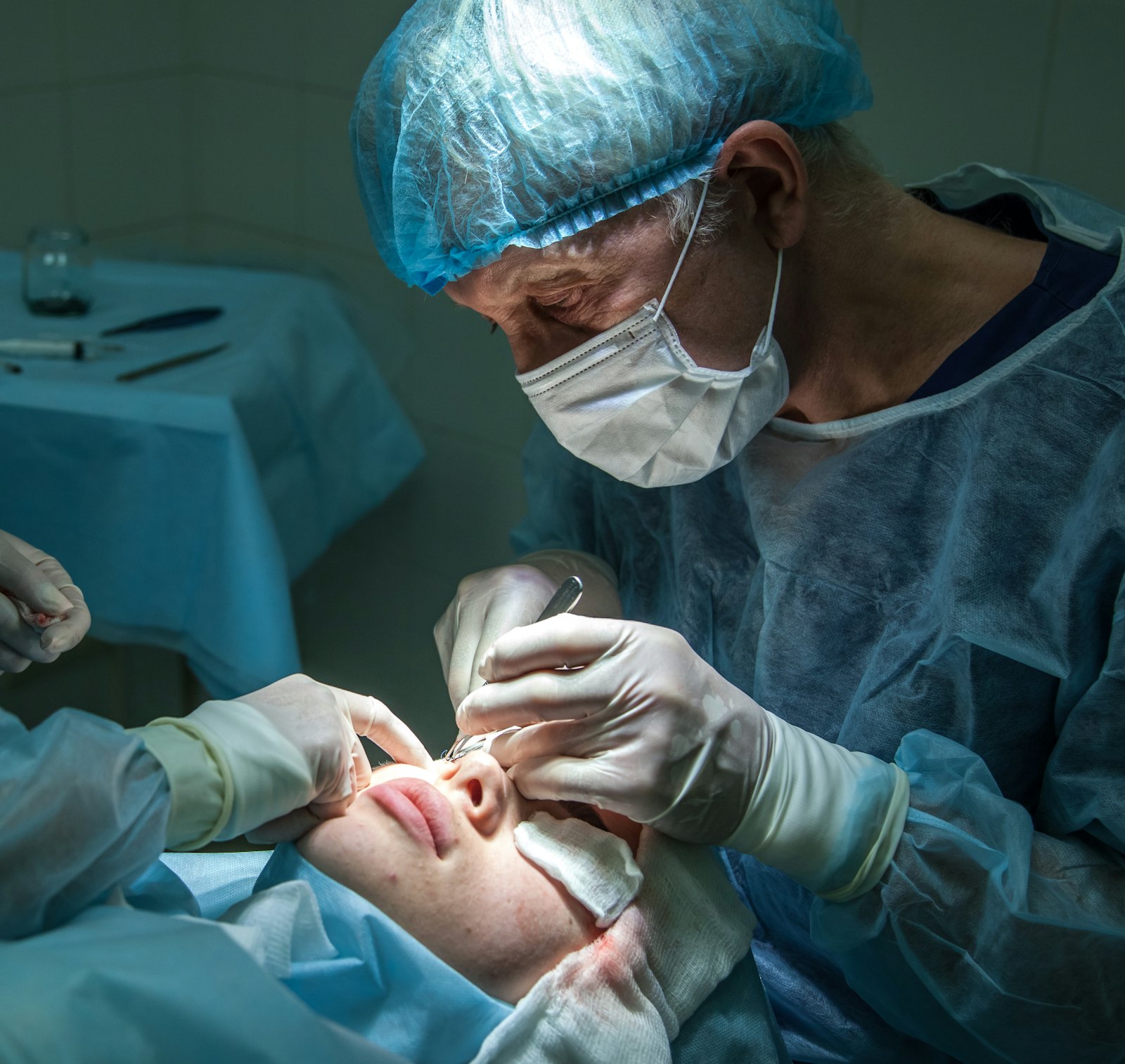 Operating theatre during a day-care cataract procedure
